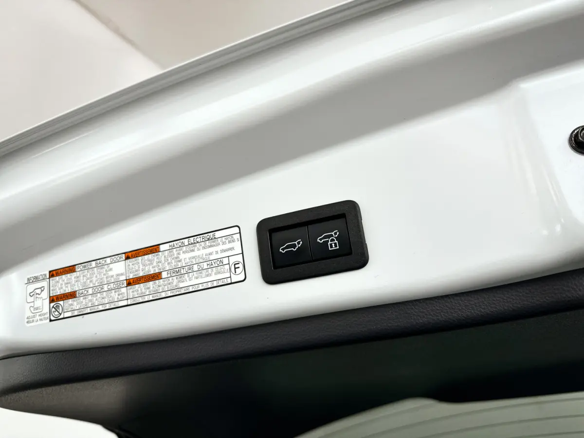Hybrid 140 Style | Parkeercamera | Keyless start | Cruise control adaptief | Apple Carplay/Android Auto