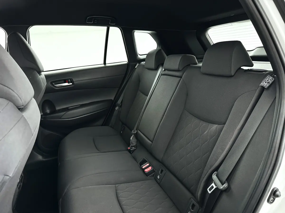 Hybrid 140 Style | Parkeercamera | Keyless start | Cruise control adaptief | Apple Carplay/Android Auto