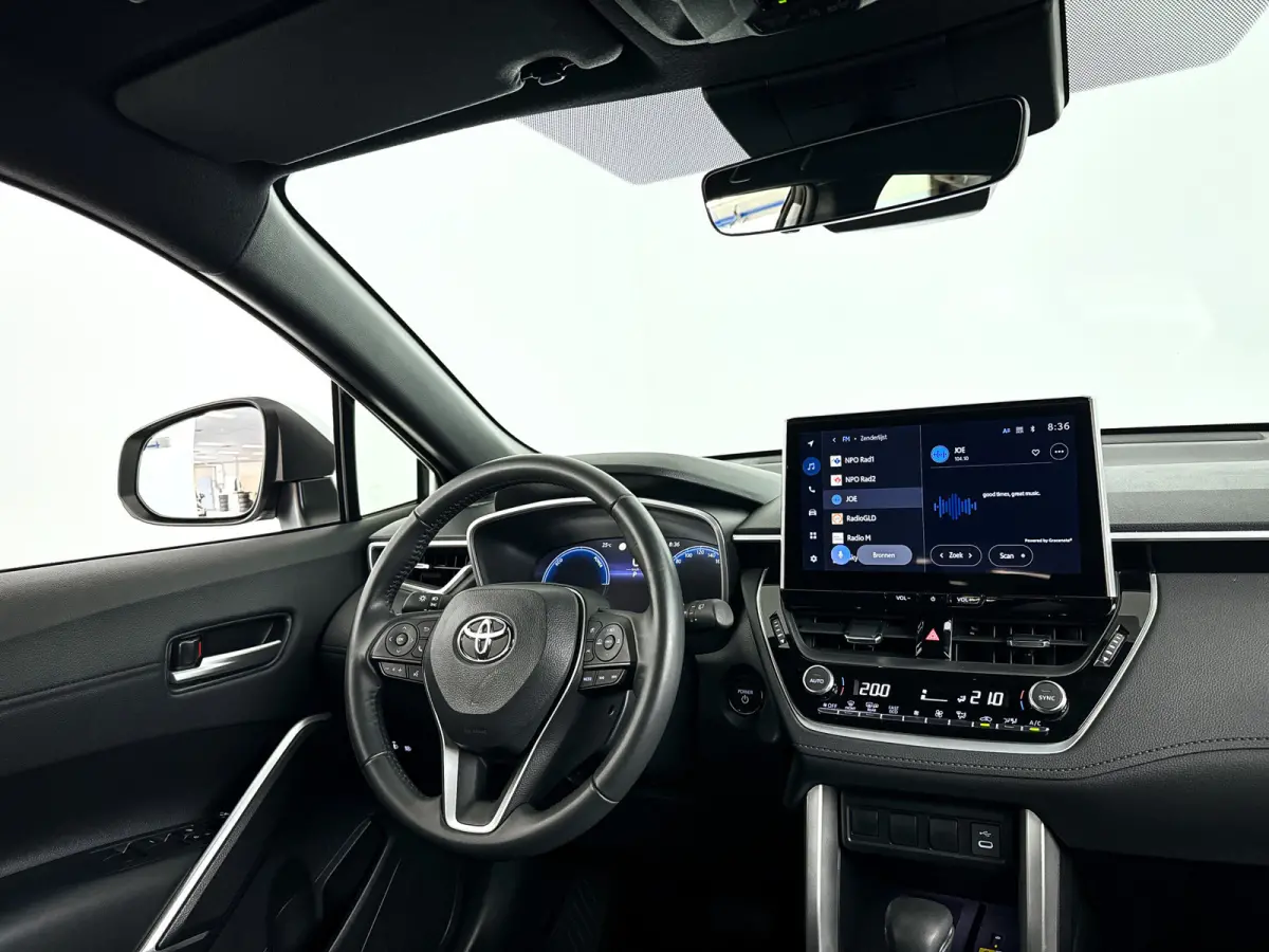 Hybrid 140 Style | Parkeercamera | Keyless start | Cruise control adaptief | Apple Carplay/Android Auto