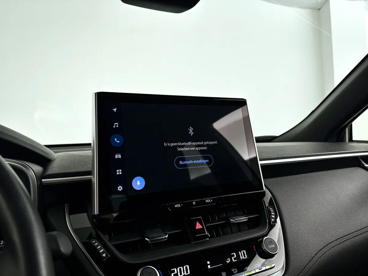 Hybrid 140 Style | Parkeercamera | Keyless start | Cruise control adaptief | Apple Carplay/Android Auto