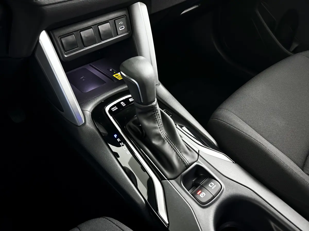 Hybrid 140 Style | Parkeercamera | Keyless start | Cruise control adaptief | Apple Carplay/Android Auto