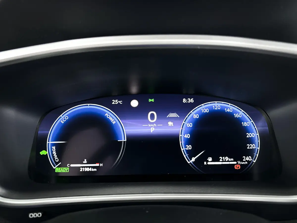 Hybrid 140 Style | Parkeercamera | Keyless start | Cruise control adaptief | Apple Carplay/Android Auto