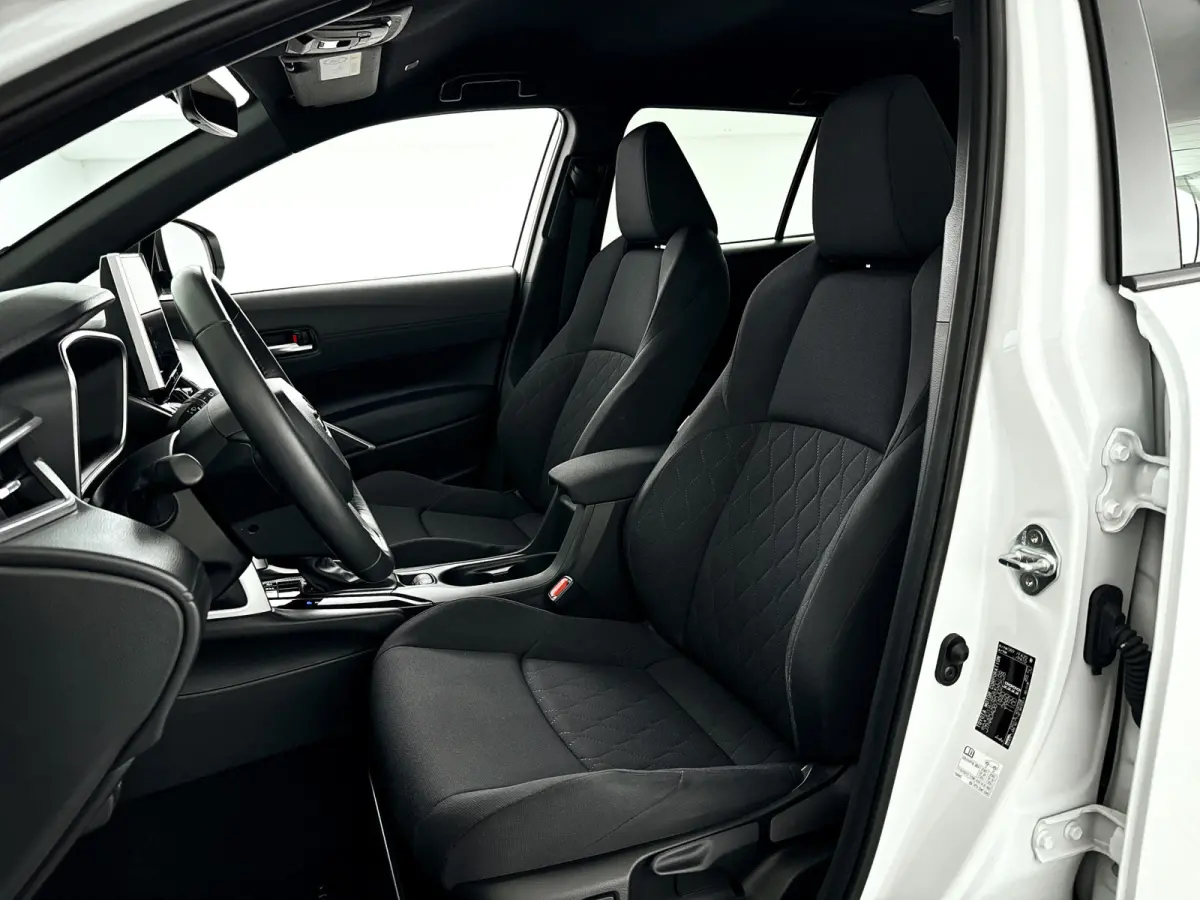 Hybrid 140 Style | Parkeercamera | Keyless start | Cruise control adaptief | Apple Carplay/Android Auto