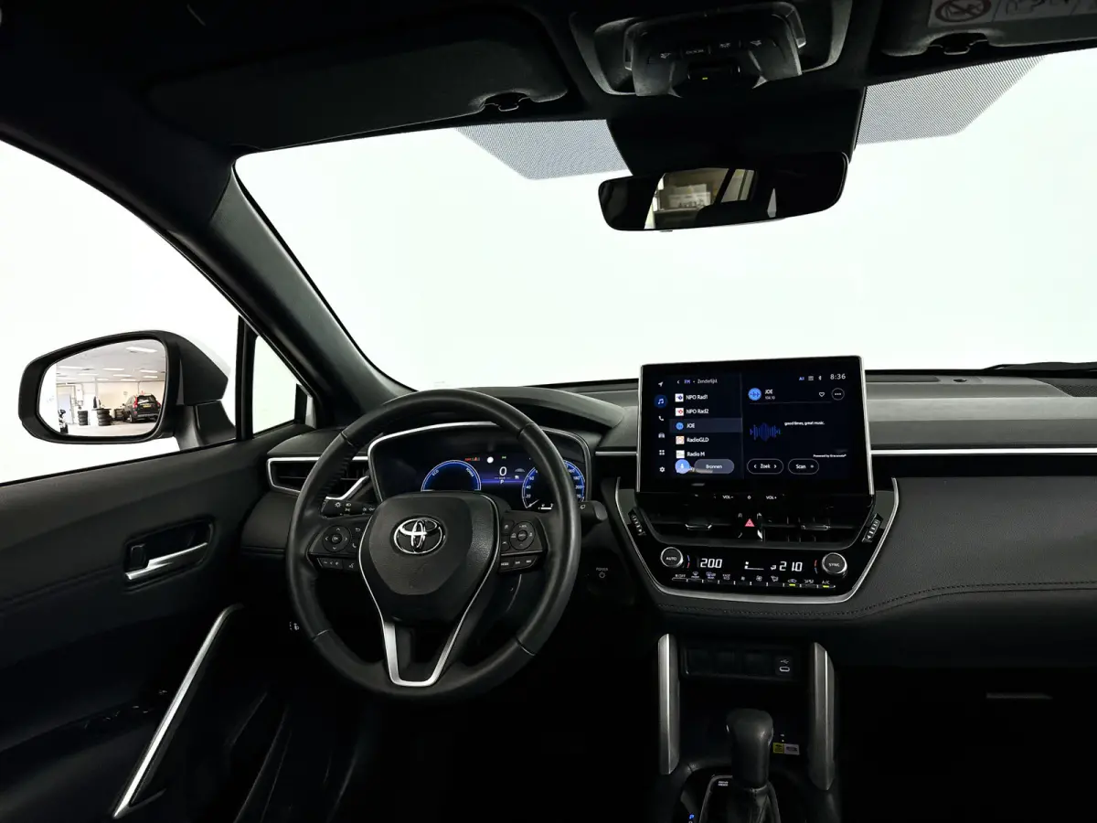 Hybrid 140 Style | Parkeercamera | Keyless start | Cruise control adaptief | Apple Carplay/Android Auto