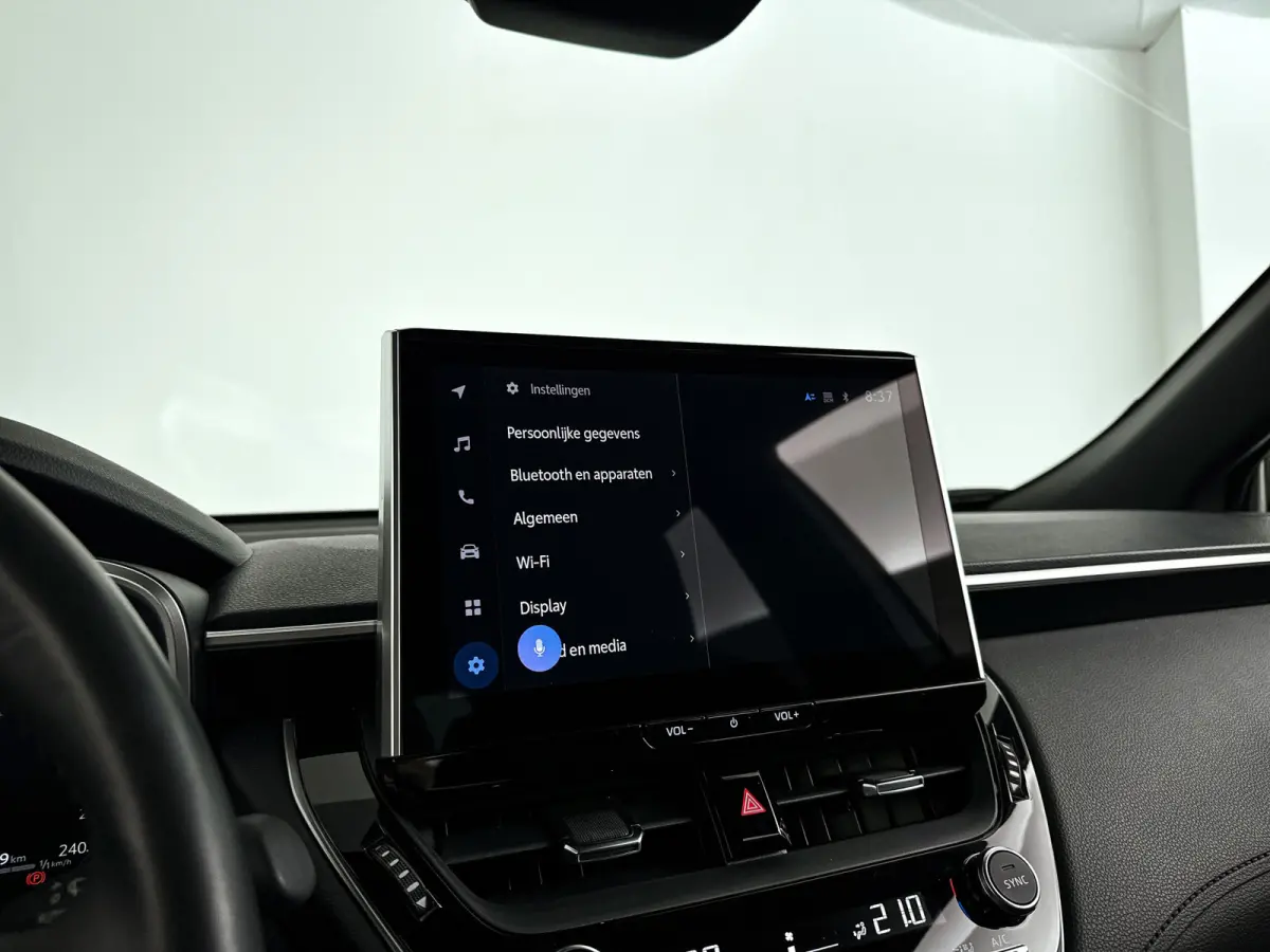 Hybrid 140 Style | Parkeercamera | Keyless start | Cruise control adaptief | Apple Carplay/Android Auto