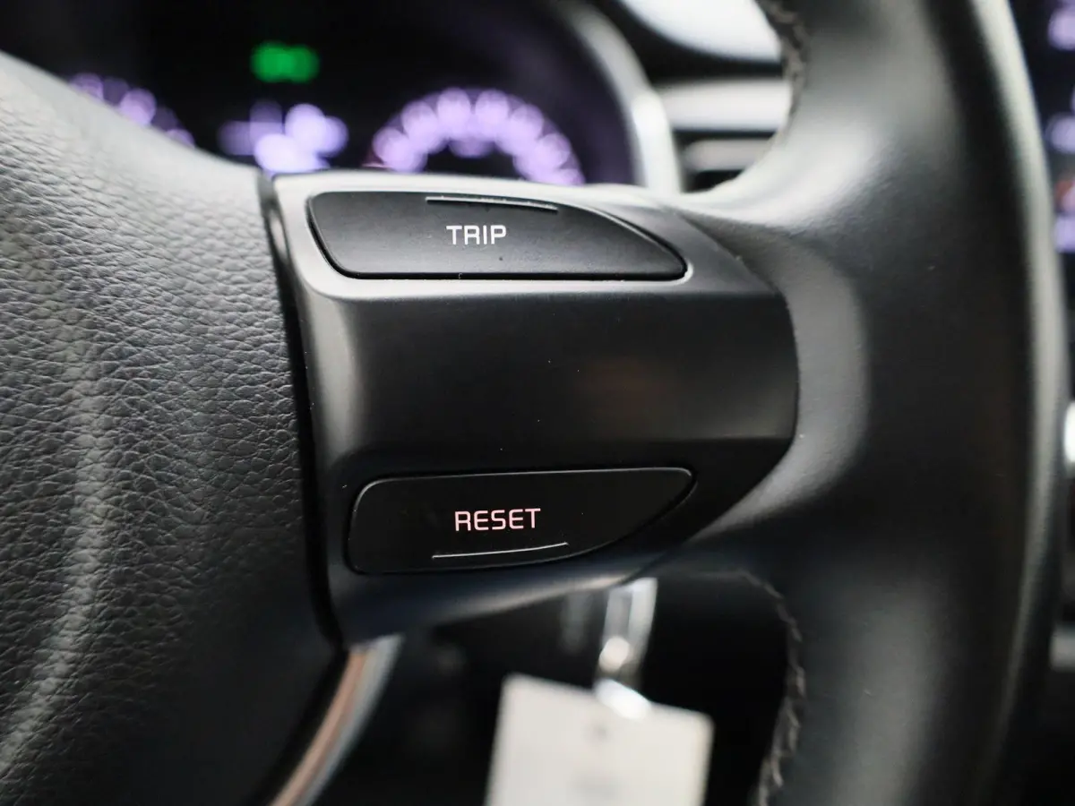 1.0 T-GDi MHEV DynamicLine | Apple Car Play / Android Play | Bluetooth | Airco | PDC | Radio / DAB+ | Elektrische Ramen | 12 Maanden BOVAG Garantie |
