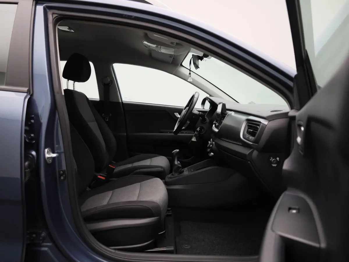 1.0 T-GDi MHEV DynamicLine | Apple Car Play / Android Play | Bluetooth | Airco | PDC | Radio / DAB+ | Elektrische Ramen | 12 Maanden BOVAG Garantie |