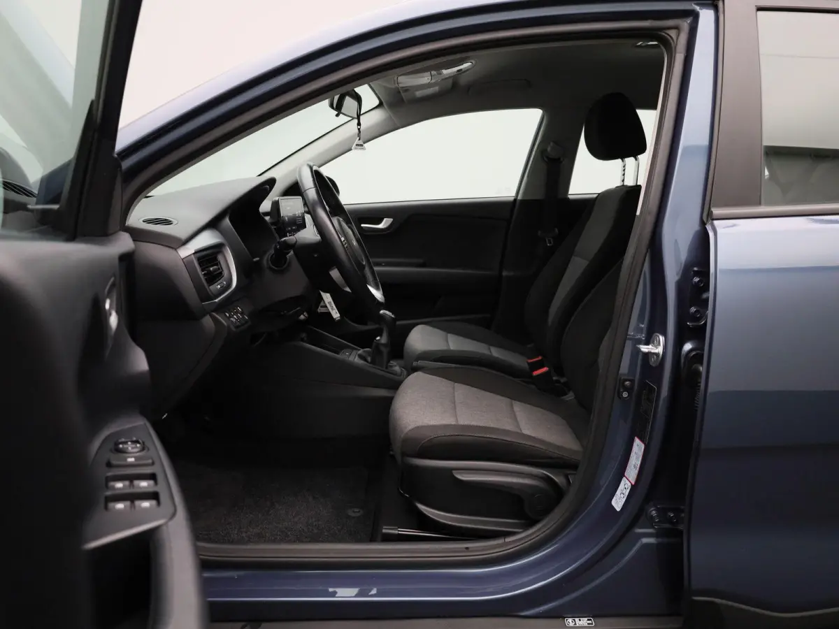 1.0 T-GDi MHEV DynamicLine | Apple Car Play / Android Play | Bluetooth | Airco | PDC | Radio / DAB+ | Elektrische Ramen | 12 Maanden BOVAG Garantie |