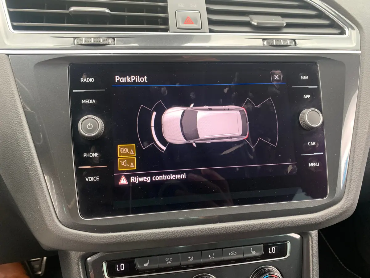 - Airco | Cruise Adaptief | DAB | LED | LMV 18" | Trekhaak Uitklapbaar |