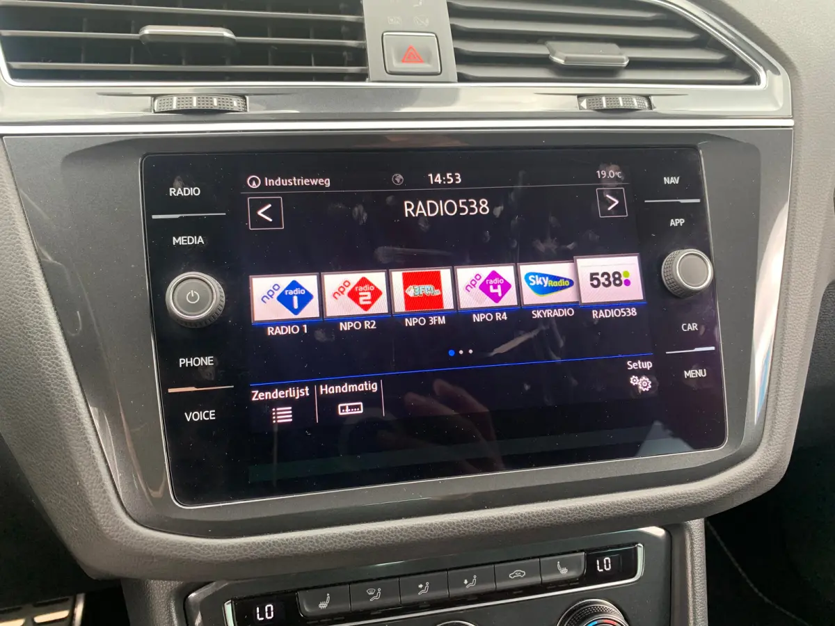 - Airco | Cruise Adaptief | DAB | LED | LMV 18" | Trekhaak Uitklapbaar |