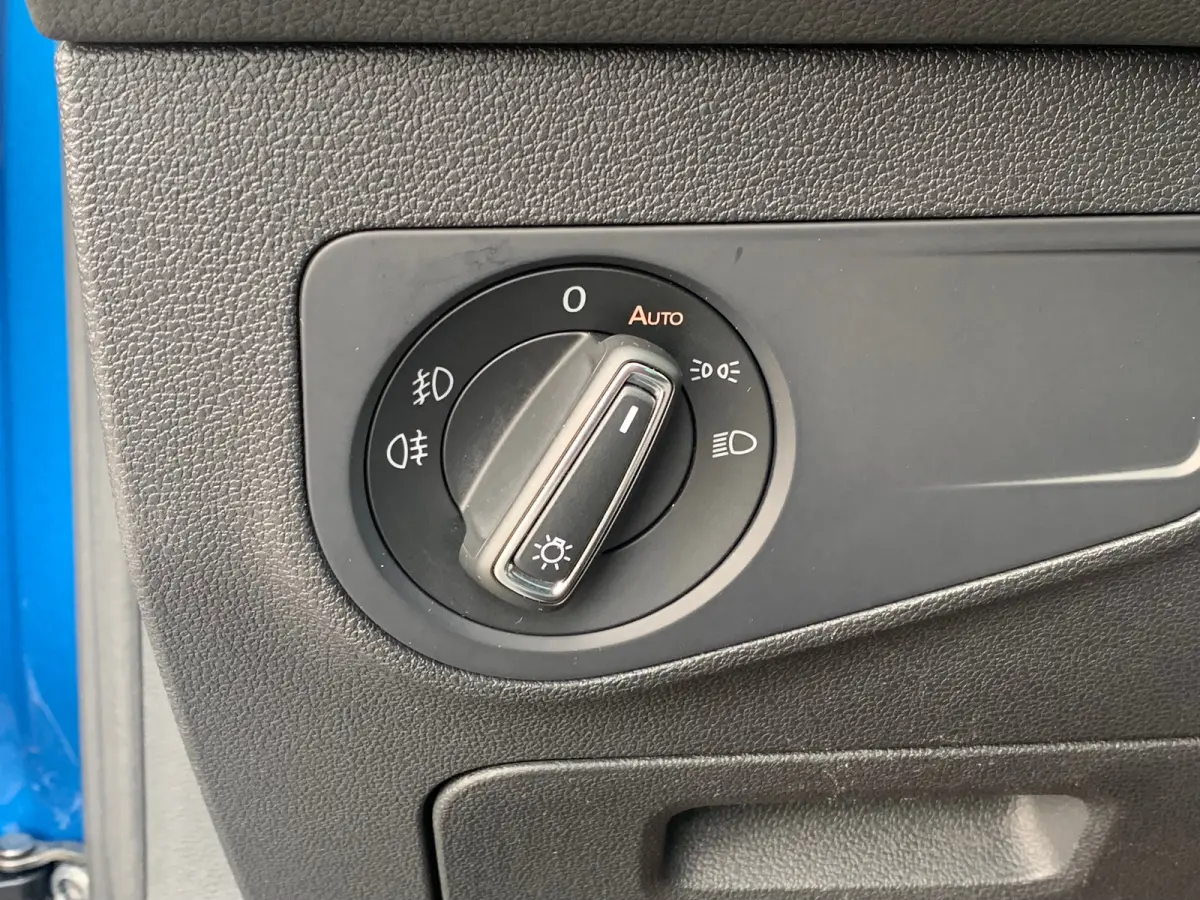 - Airco | Cruise Adaptief | DAB | LED | LMV 18" | Trekhaak Uitklapbaar |