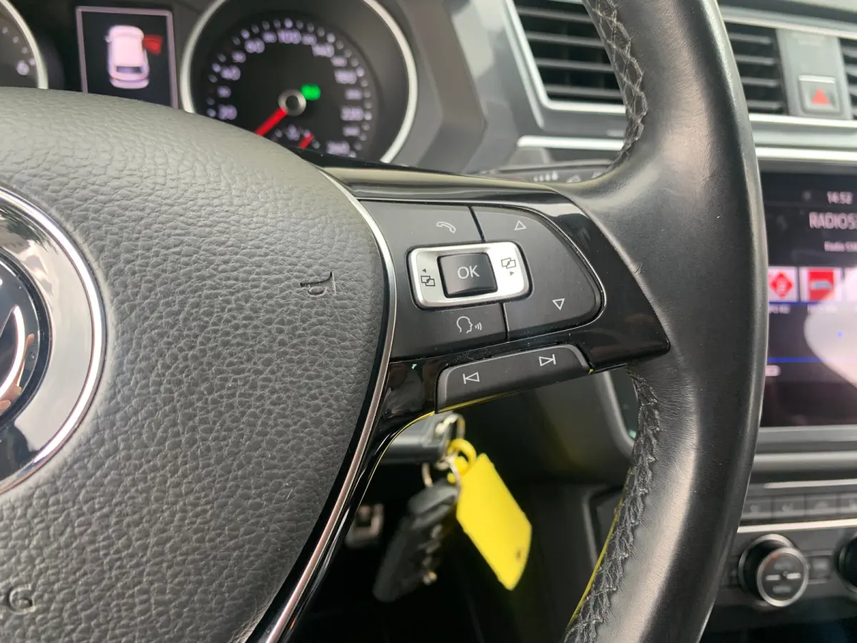 - Airco | Cruise Adaptief | DAB | LED | LMV 18" | Trekhaak Uitklapbaar |