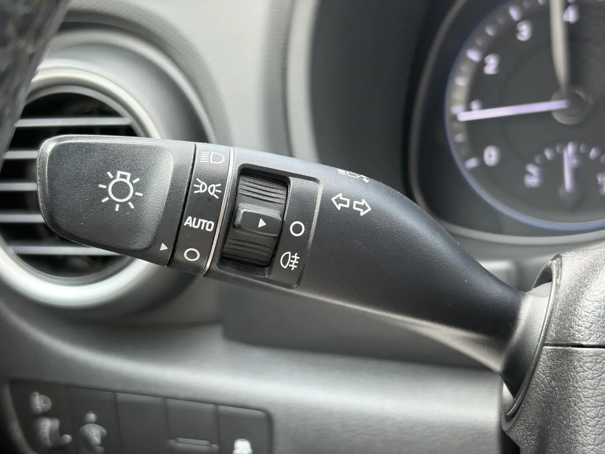 1.0T Essence 2e Eigenaar,Trekhaak,Camera,Carplay,Navi,Clima,Cruise,6 Bak,N.A.P,120pk,Lm velgen,Rijstrooksensor,Pdc,Apk tot 03-2027