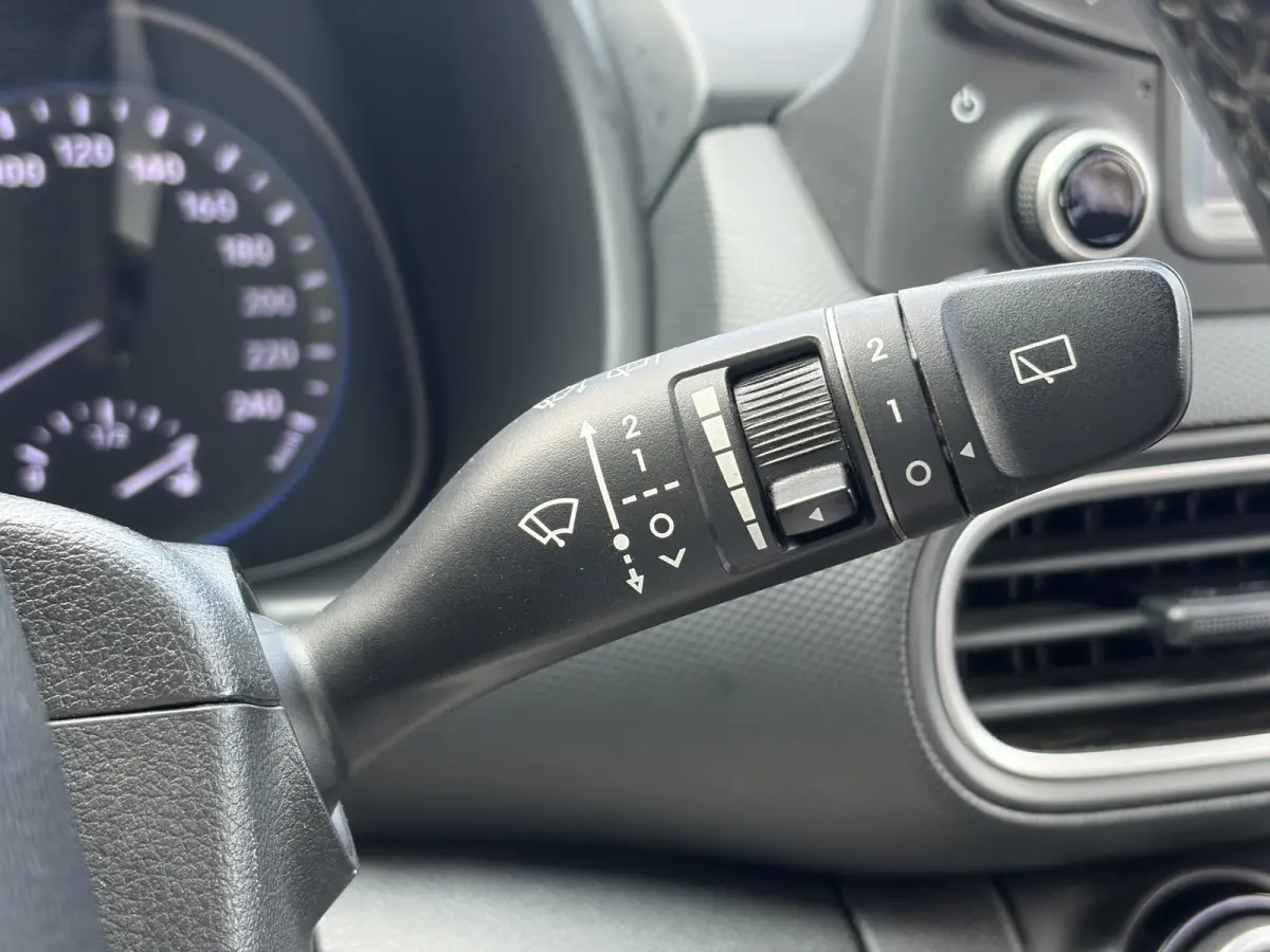 1.0T Essence 2e Eigenaar,Trekhaak,Camera,Carplay,Navi,Clima,Cruise,6 Bak,N.A.P,120pk,Lm velgen,Rijstrooksensor,Pdc,Apk tot 03-2027