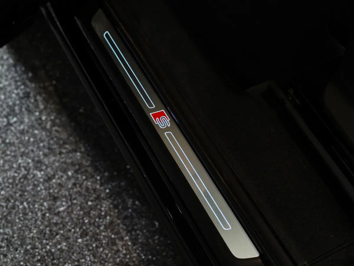 35 TFSI 3x S Line Pano | Keyless | Trekhaak | Matrix | Camera | Leder