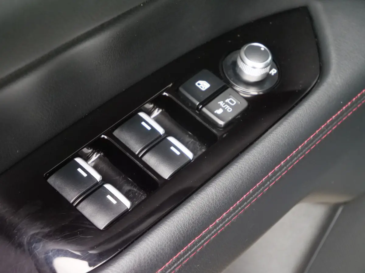 2.0 SkyActiv-G 165 Homura Automaat Stuurverwarming / Trekhaak / Head-up display