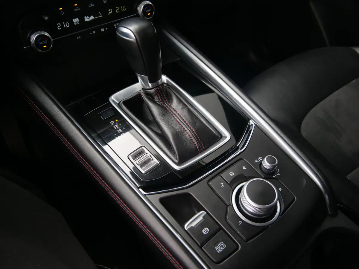 2.0 SkyActiv-G 165 Homura Automaat Stuurverwarming / Trekhaak / Head-up display