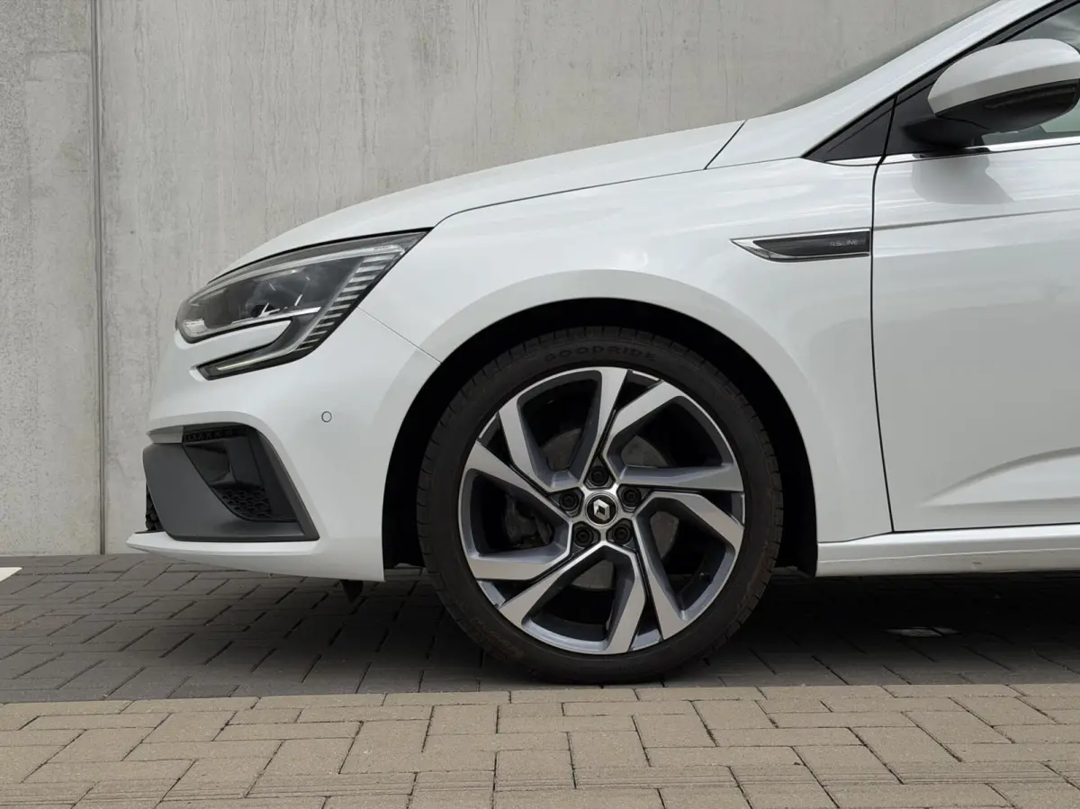 Estate 1.6 Plug-In Hybrid 160 R.S. Line