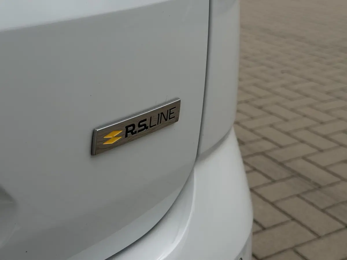 Estate 1.6 Plug-In Hybrid 160 R.S. Line