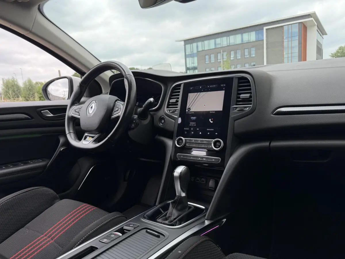 Estate 1.6 Plug-In Hybrid 160 R.S. Line
