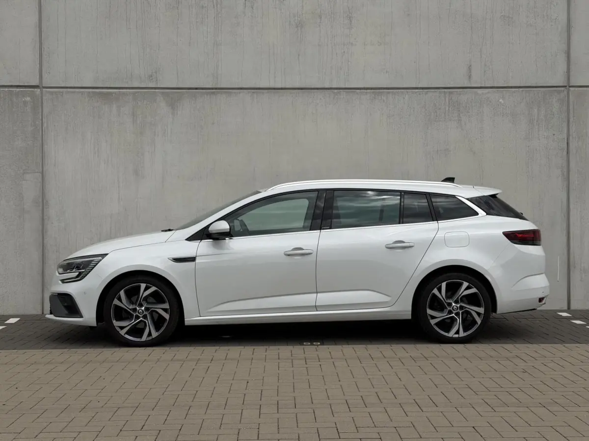 Estate 1.6 Plug-In Hybrid 160 R.S. Line