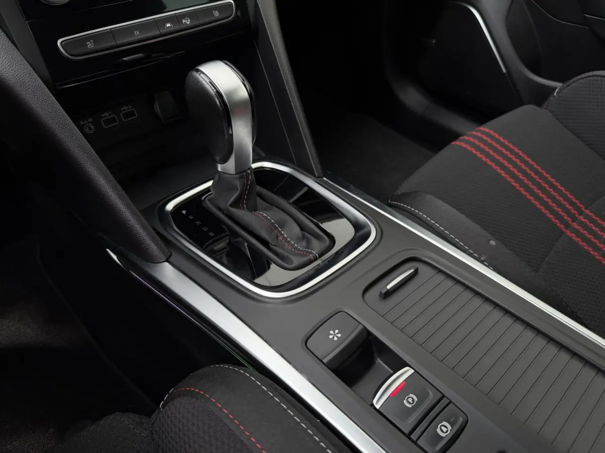 Estate 1.6 Plug-In Hybrid 160 R.S. Line