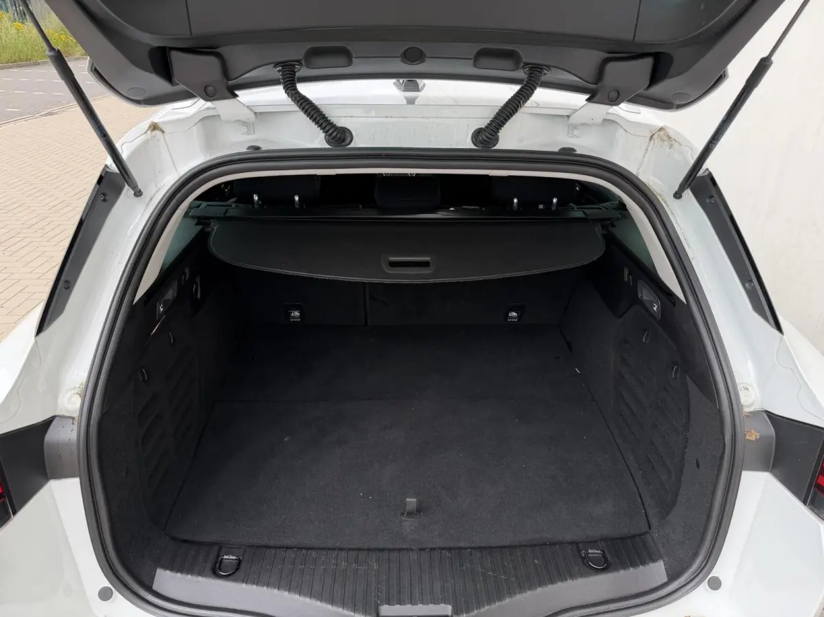 Estate 1.6 Plug-In Hybrid 160 R.S. Line