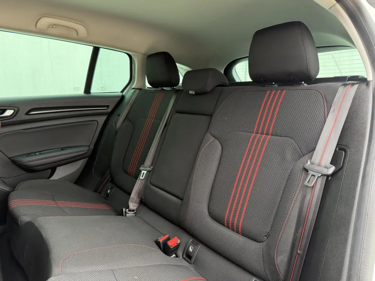 Estate 1.6 Plug-In Hybrid 160 R.S. Line