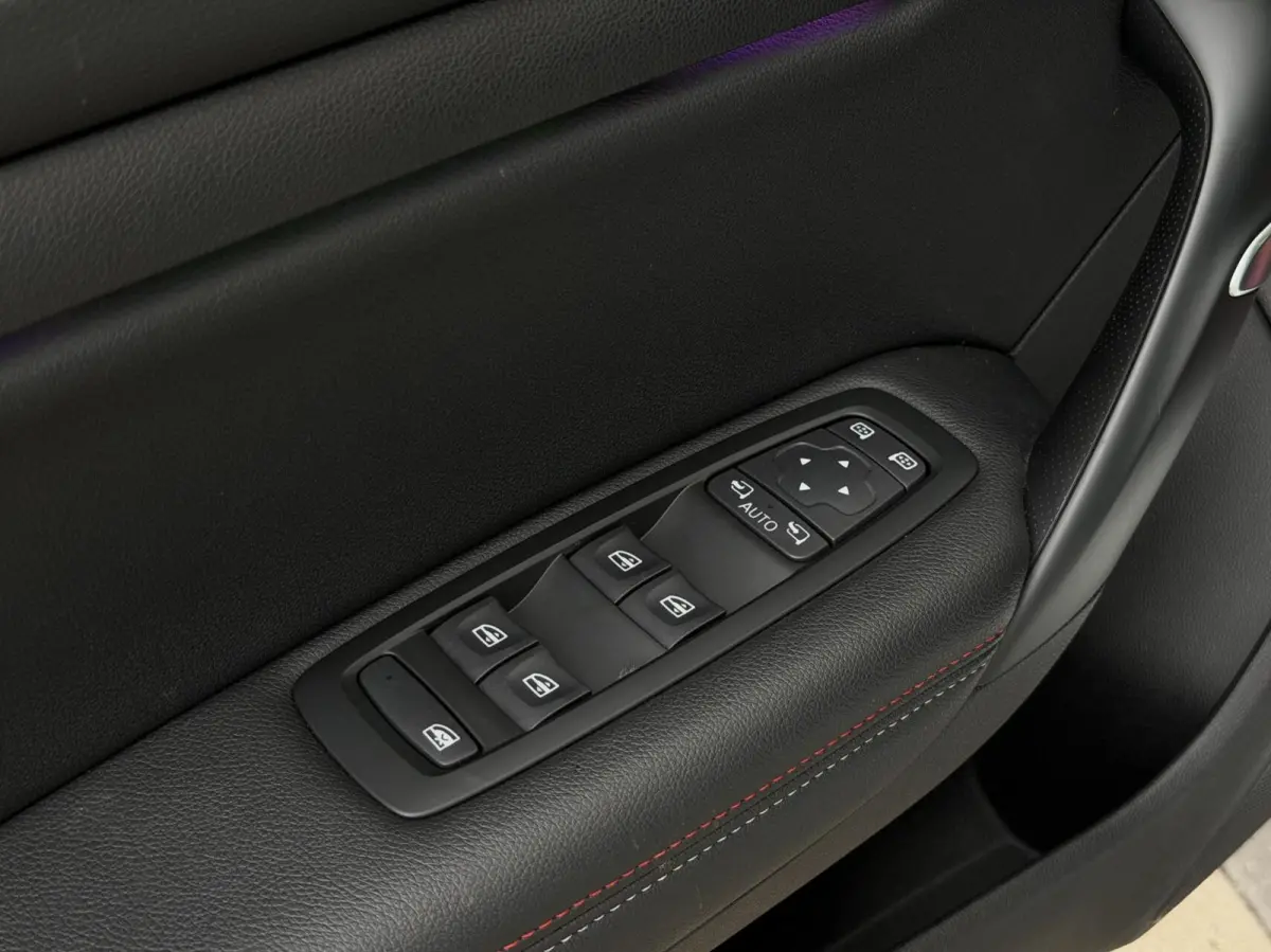 Estate 1.6 Plug-In Hybrid 160 R.S. Line