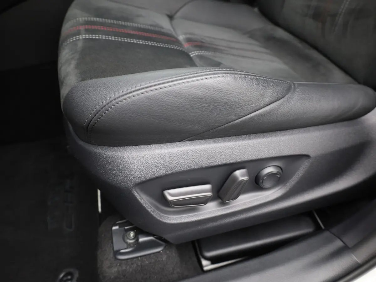 2.0 Hybrid GR-Sport | Trekhaak afnb. | JBL | Blind Spot Monitor | Stoelver. | Prijs Rijklaar!!