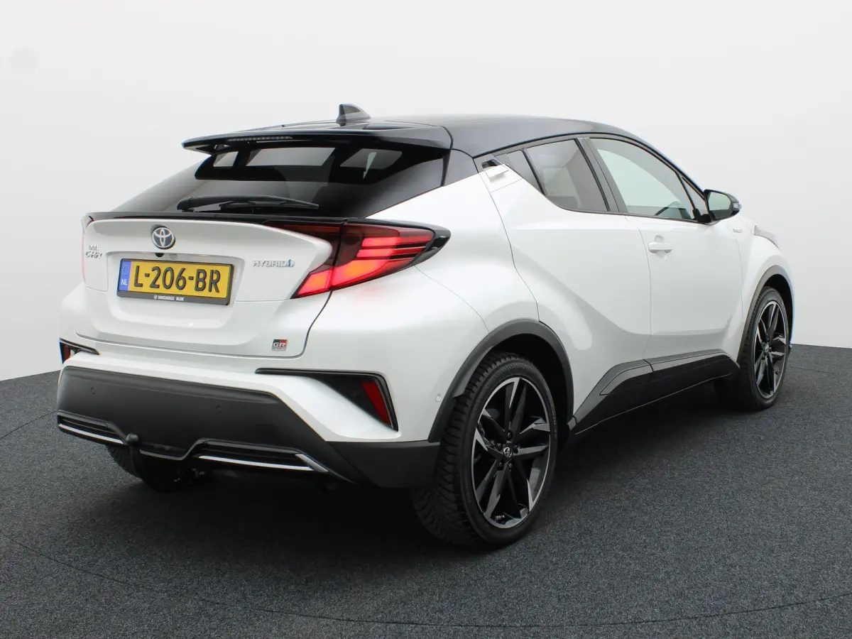 2.0 Hybrid GR-Sport | Trekhaak afnb. | JBL | Blind Spot Monitor | Stoelver. | Prijs Rijklaar!!