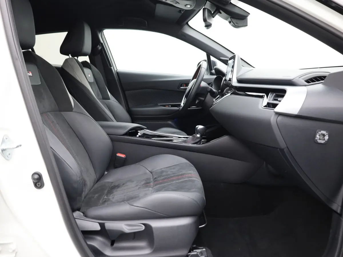 2.0 Hybrid GR-Sport | Trekhaak afnb. | JBL | Blind Spot Monitor | Stoelver. | Prijs Rijklaar!!