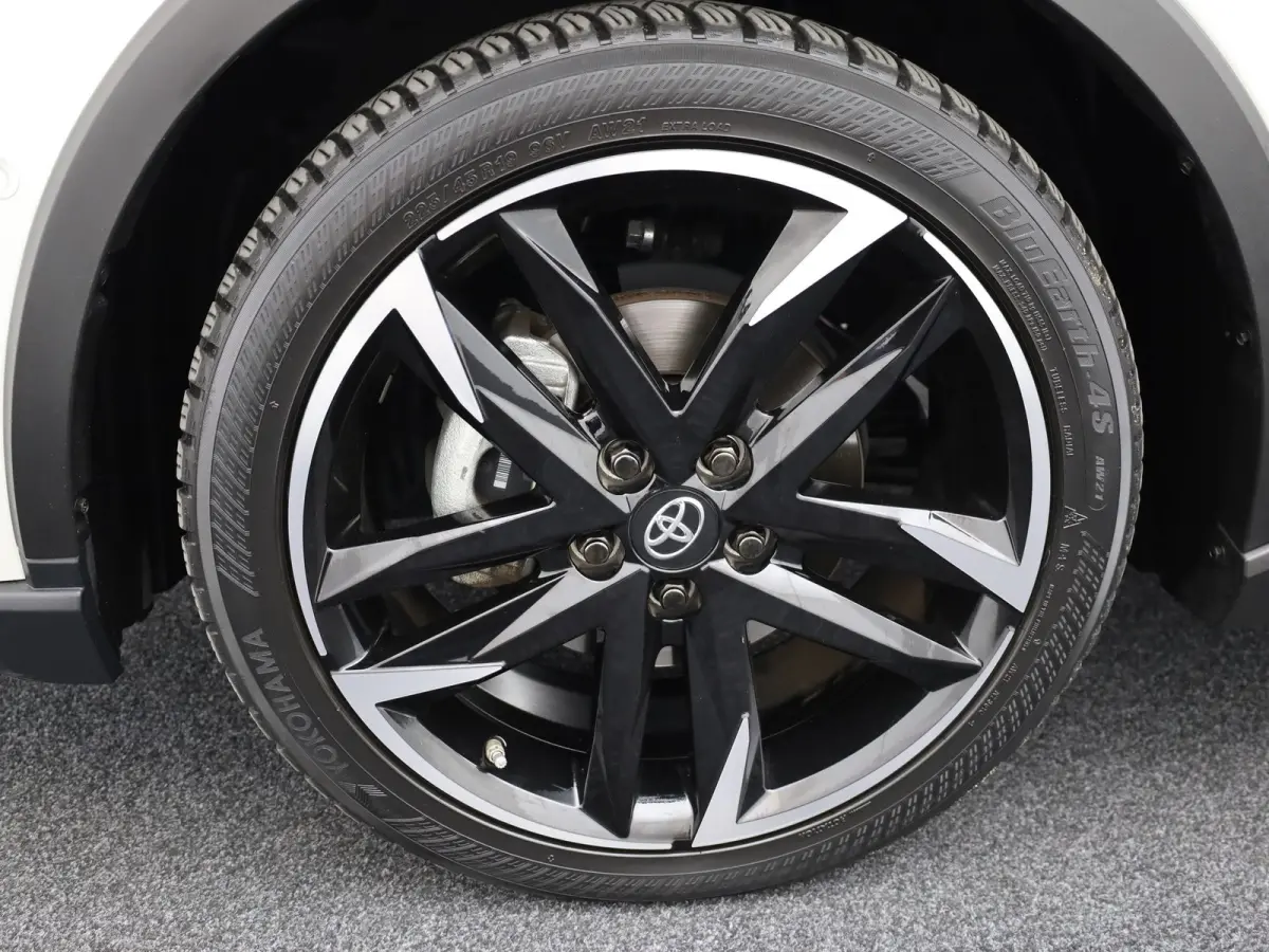 2.0 Hybrid GR-Sport | Trekhaak afnb. | JBL | Blind Spot Monitor | Stoelver. | Prijs Rijklaar!!