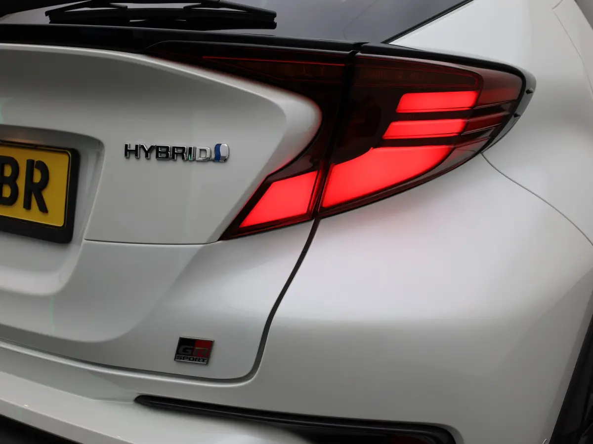 2.0 Hybrid GR-Sport | Trekhaak afnb. | JBL | Blind Spot Monitor | Stoelver. | Prijs Rijklaar!!