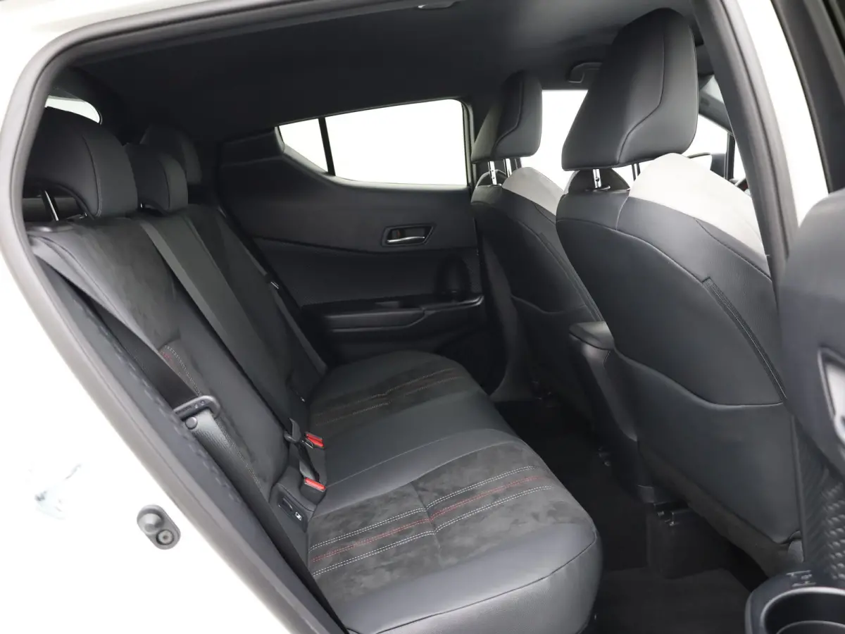 2.0 Hybrid GR-Sport | Trekhaak afnb. | JBL | Blind Spot Monitor | Stoelver. | Prijs Rijklaar!!