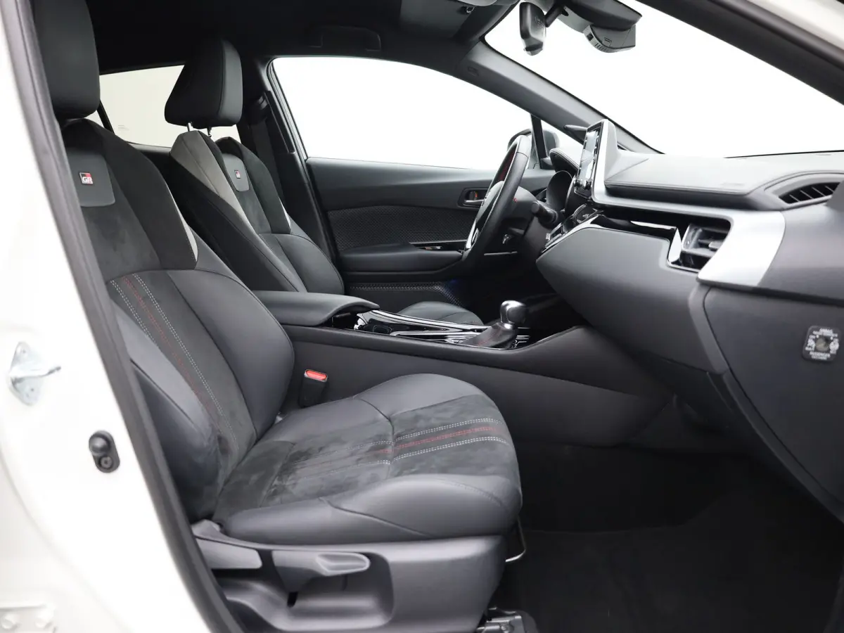 2.0 Hybrid GR-Sport | Trekhaak afnb. | JBL | Blind Spot Monitor | Stoelver. | Prijs Rijklaar!!