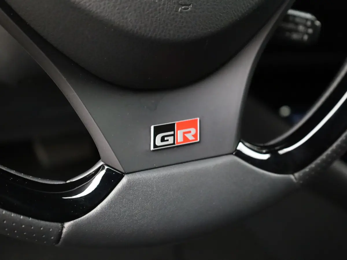 2.0 Hybrid GR-Sport | Trekhaak afnb. | JBL | Blind Spot Monitor | Stoelver. | Prijs Rijklaar!!