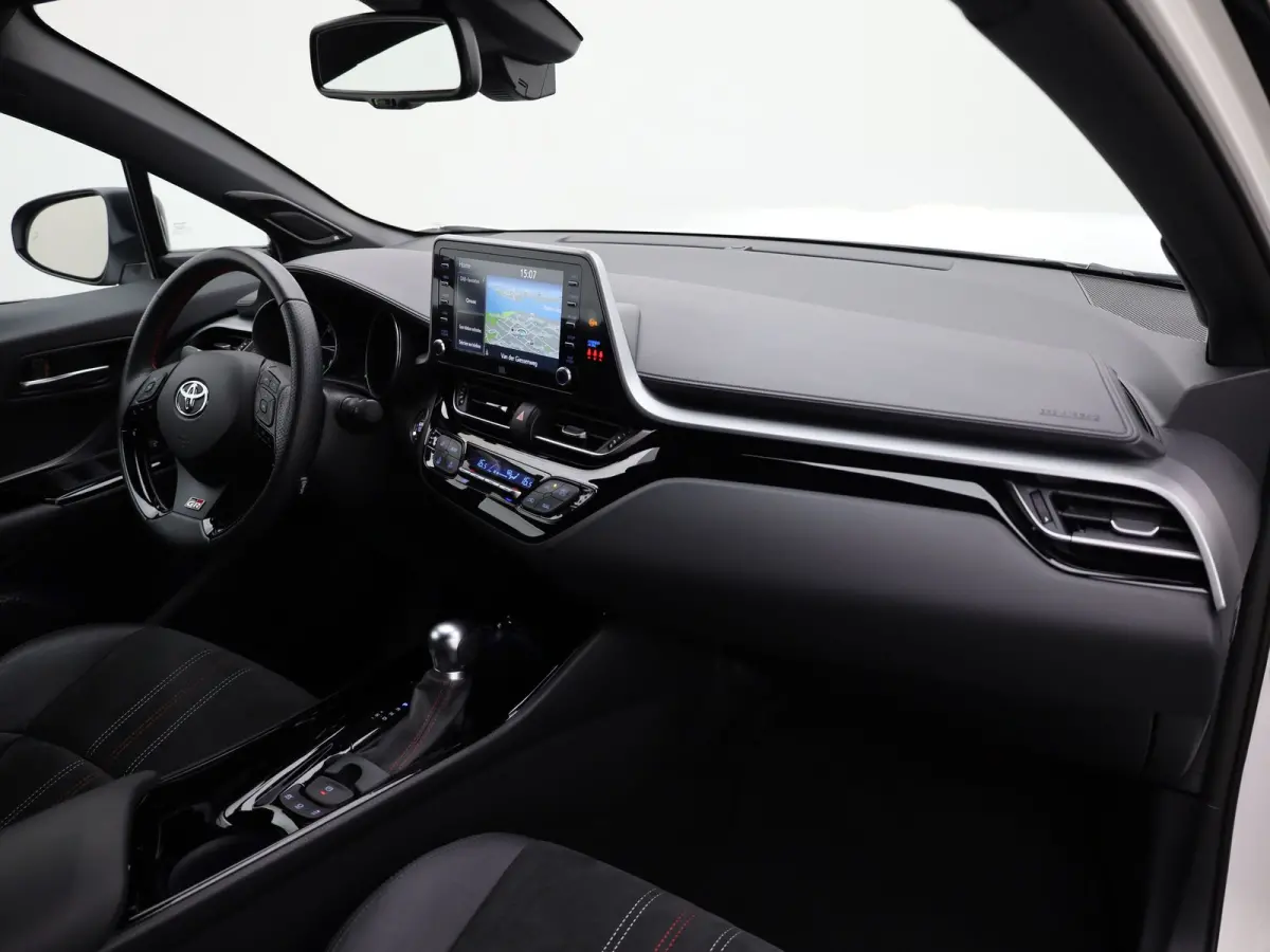 2.0 Hybrid GR-Sport | Trekhaak afnb. | JBL | Blind Spot Monitor | Stoelver. | Prijs Rijklaar!!