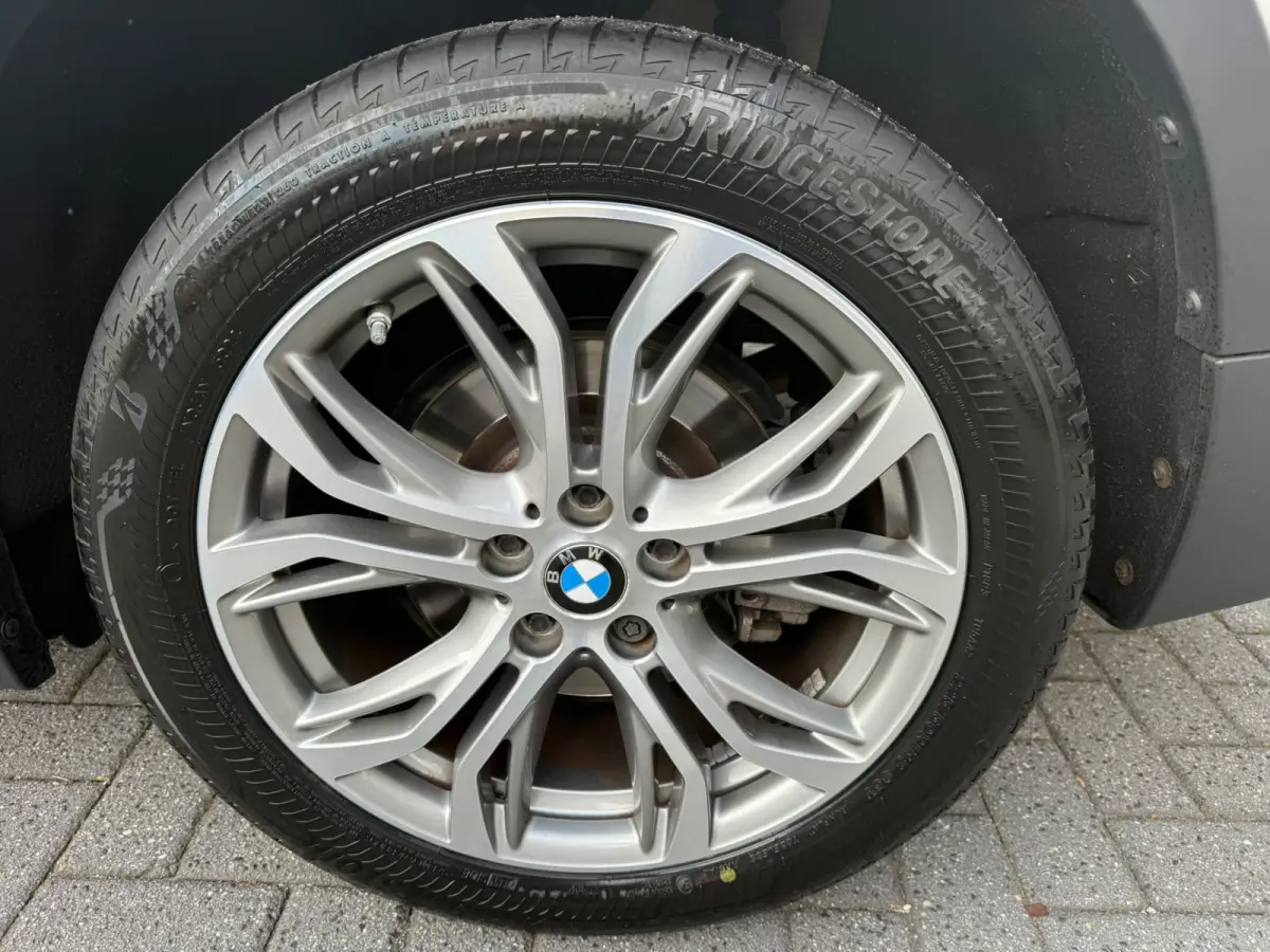 xDrive20i xLine | 3E EIGENAAR | 12MND GARANTIE | PANO DAK | HEAD UP | LEDER | NAVI |