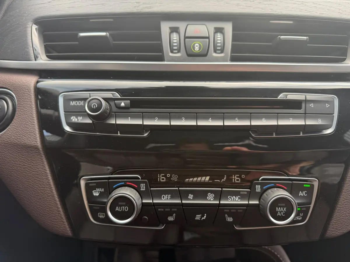 xDrive20i xLine | 3E EIGENAAR | 12MND GARANTIE | PANO DAK | HEAD UP | LEDER | NAVI |