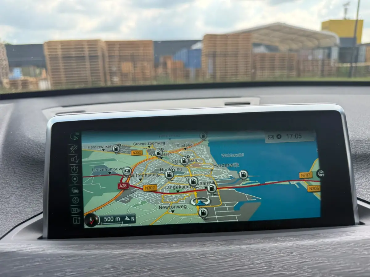 xDrive20i xLine | 3E EIGENAAR | 12MND GARANTIE | PANO DAK | HEAD UP | LEDER | NAVI |