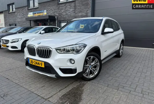 xDrive20i xLine | 3E EIGENAAR | 12MND GARANTIE | PANO DAK | HEAD UP | LEDER | NAVI |