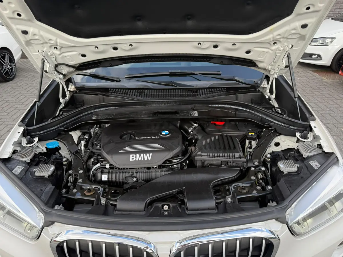 xDrive20i xLine | 3E EIGENAAR | 12MND GARANTIE | PANO DAK | HEAD UP | LEDER | NAVI |