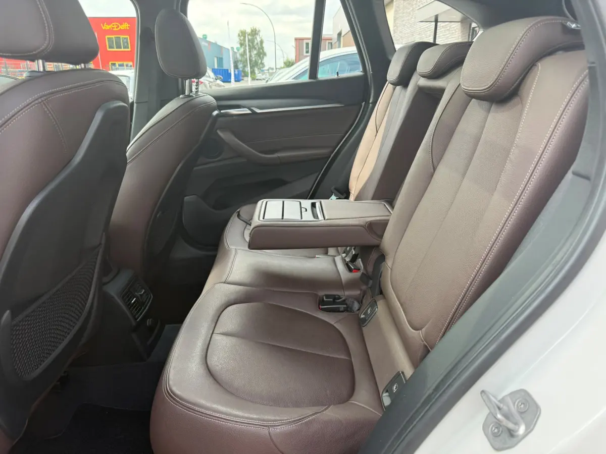 xDrive20i xLine | 3E EIGENAAR | 12MND GARANTIE | PANO DAK | HEAD UP | LEDER | NAVI |