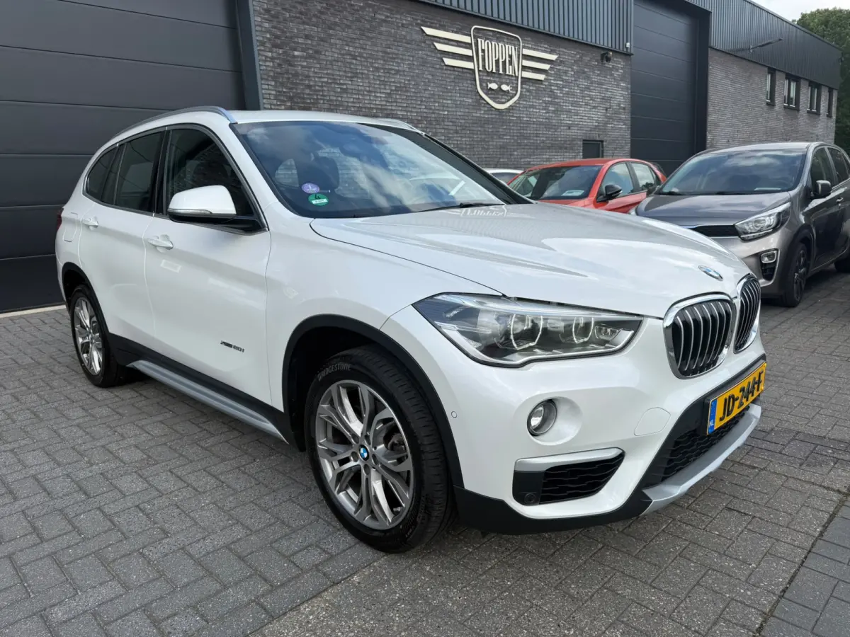 xDrive20i xLine | 3E EIGENAAR | 12MND GARANTIE | PANO DAK | HEAD UP | LEDER | NAVI |