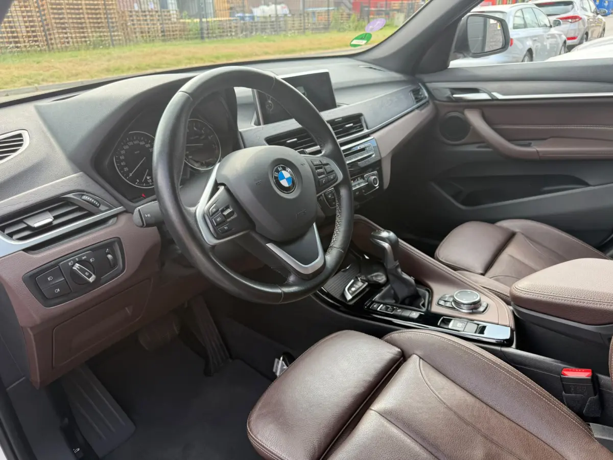 xDrive20i xLine | 3E EIGENAAR | 12MND GARANTIE | PANO DAK | HEAD UP | LEDER | NAVI |