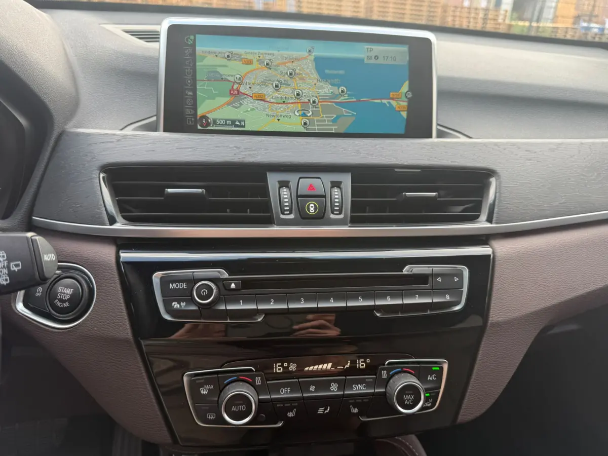 xDrive20i xLine | 3E EIGENAAR | 12MND GARANTIE | PANO DAK | HEAD UP | LEDER | NAVI |