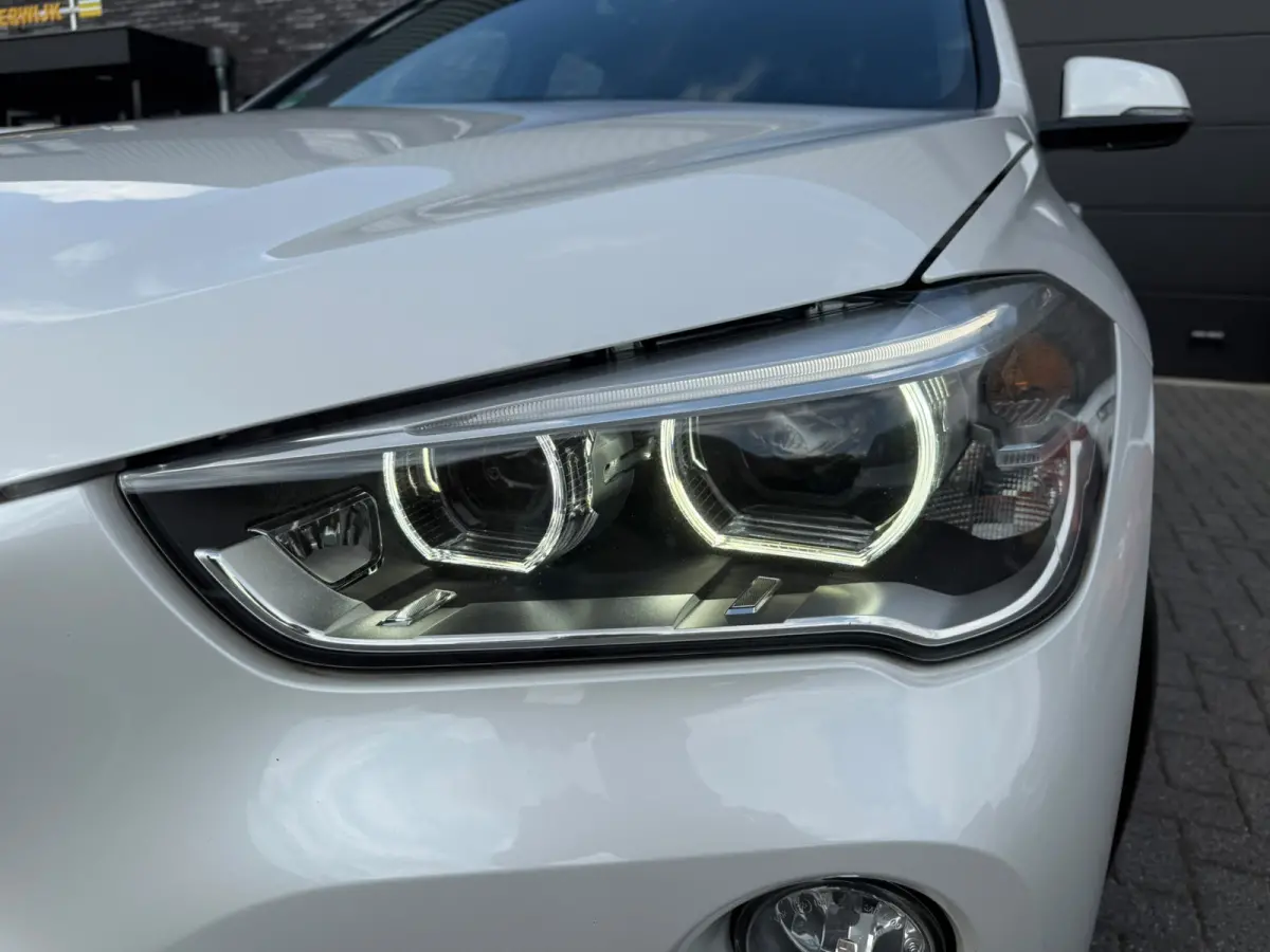 xDrive20i xLine | 3E EIGENAAR | 12MND GARANTIE | PANO DAK | HEAD UP | LEDER | NAVI |