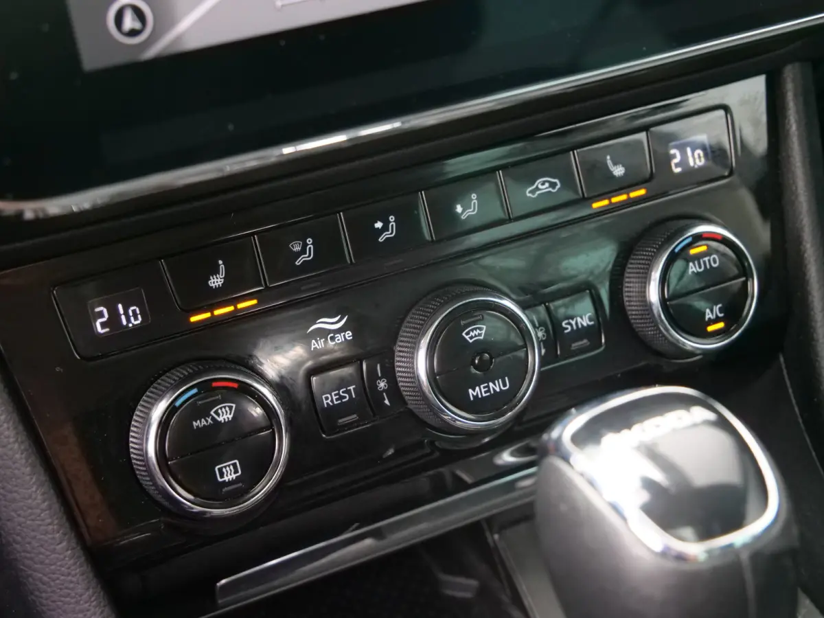 1.4 TSI iV Syle 218 Pk Automaat Navi / DAB / Pano-dak / Apple Carplay / Leer