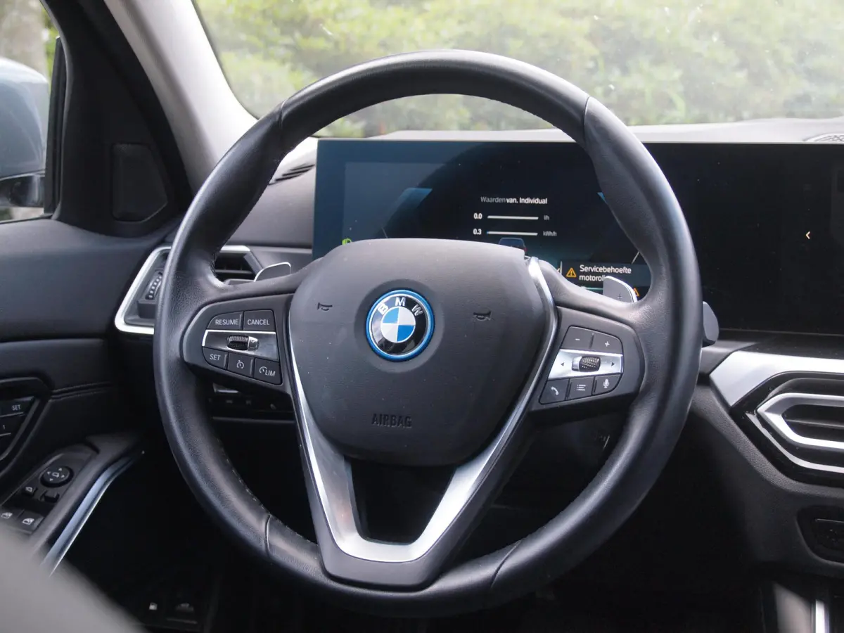 320e | Camera | Trekhaak | Sfeerverlichting | Stoelmemory | Cruise Control |